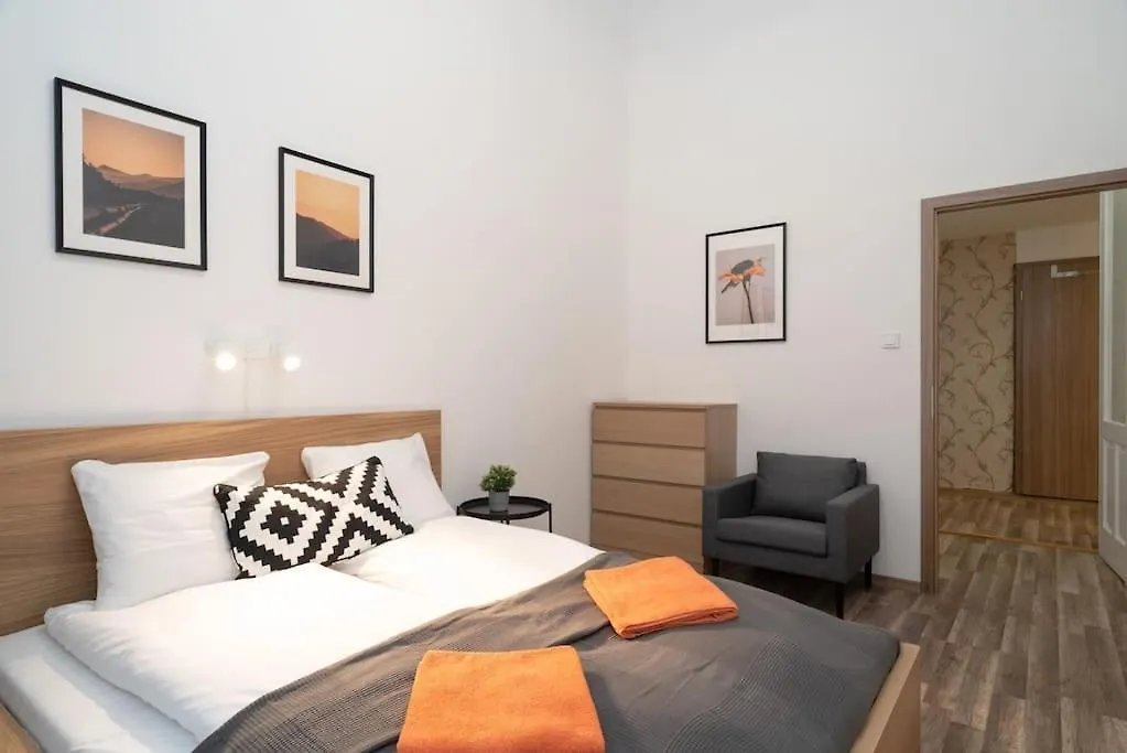 Hidden Gem At Kalvin Ter Apartment Budapest