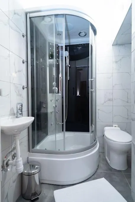 Hidden Gem At Kalvin Ter Apartment Budapest